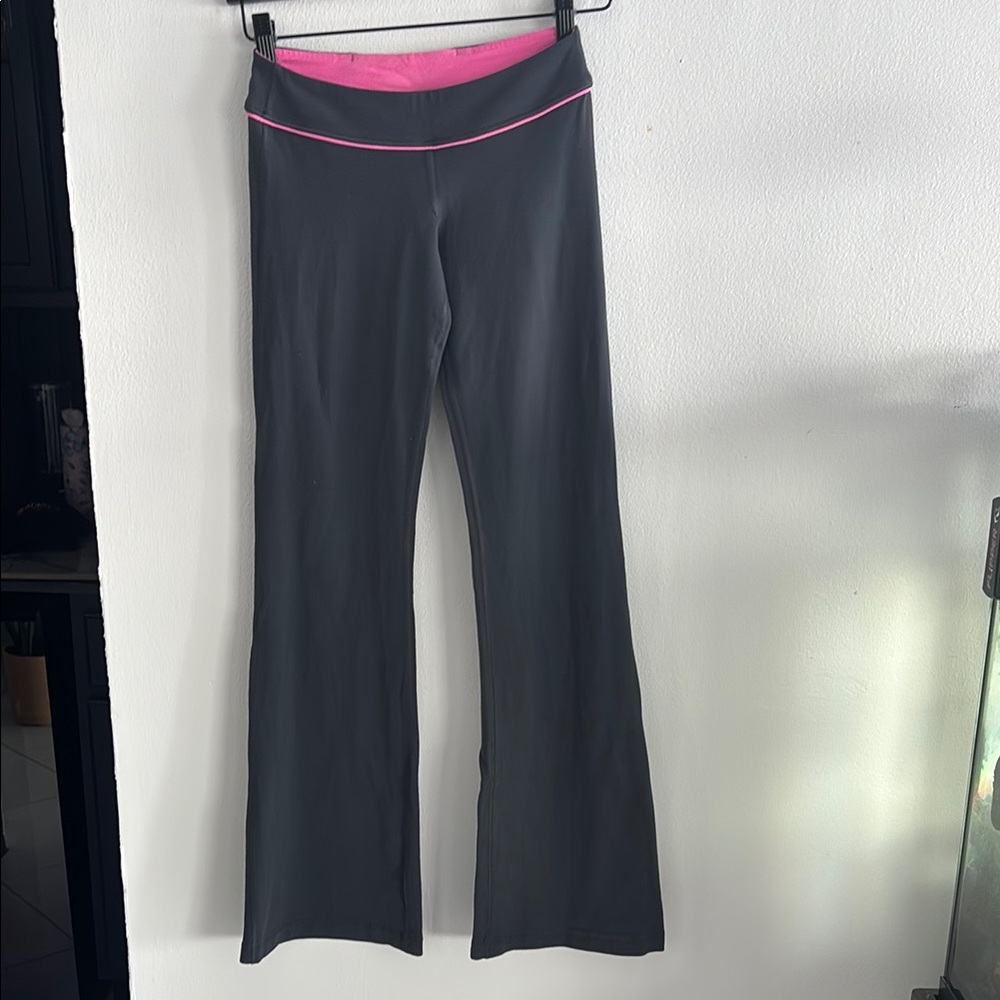 Lululemon Gray Yoga Pants with Pink Trim